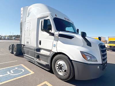 Freightliner Cascadia 126 Sleeper Semi Truck - 72" Raised Roof, Detroit 450HP