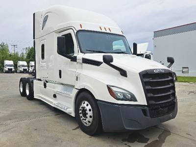Freightliner Cascadia 126 Sleeper Semi Truck - 72" Raised Roof, Detroit 455HP