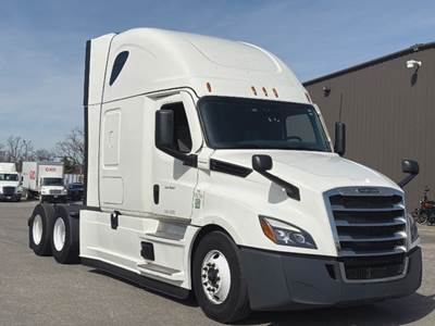 Freightliner Cascadia 126 Sleeper Semi Truck - 72" Raised Roof, Detroit 455HP