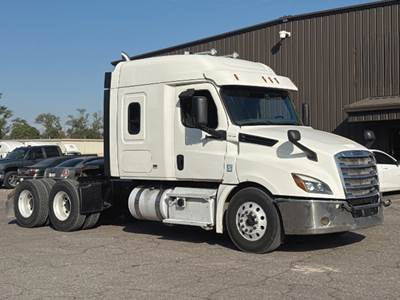 Freightliner Cascadia 126 Sleeper Semi Truck - 60" Mid-Roof Xt, Detroit 455HP