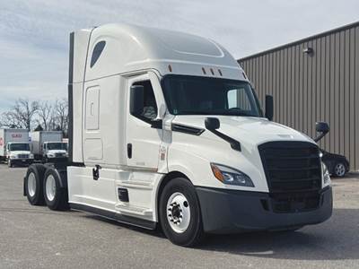 Freightliner Cascadia 126 Sleeper Semi Truck - 72" Raised Roof, Detroit 455HP