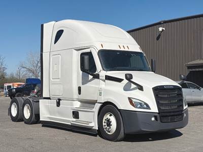 Freightliner Cascadia 126 Sleeper Semi Truck - 72" Raised Roof, Detroit 455HP