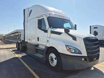 Freightliner Cascadia 126 Sleeper Semi Truck - 72" Raised Roof, Detroit 450HP