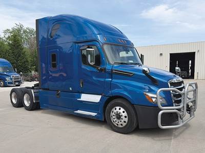 Freightliner Cascadia 126 Sleeper Semi Truck - 72" Raised Roof, Detroit 450HP