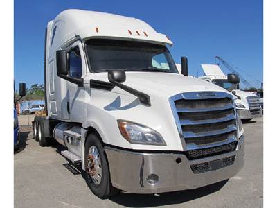 Freightliner Cascadia 126 Sleeper Semi Truck - 72" Raised Roof, Detroit 400HP