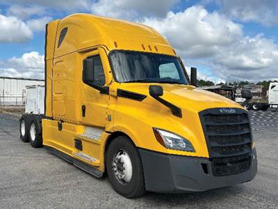 Freightliner Cascadia 126 Sleeper Semi Truck - 72" Raised Roof, Detroit 455HP