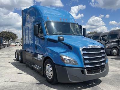 Freightliner Cascadia 126 Sleeper Semi Truck - 72" Raised Roof, Detroit 400HP