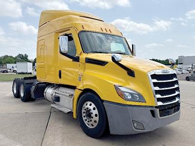 Freightliner Cascadia 126 Sleeper Semi Truck - 72" Mid-Roof Xt, Detroit 455HP