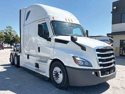 Freightliner Cascadia 126 Sleeper Semi Truck - 72" Raised Roof, Detroit 455HP