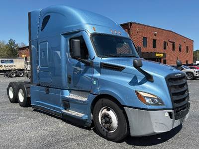 Freightliner Cascadia 126 Sleeper Semi Truck - 72" Raised Roof, Detroit 455HP