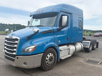 Freightliner Cascadia 126 Sleeper Semi Truck - 72" Mid-Roof Xt, Cummins 500HP