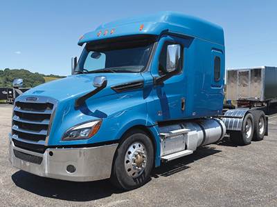 Freightliner Cascadia 126 Sleeper Semi Truck - 72" Mid-Roof Xt, Cummins 500HP