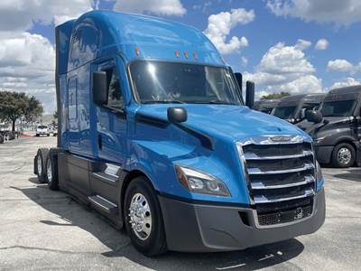 Freightliner Cascadia 126 Sleeper Semi Truck - 72" Raised Roof, Detroit 450HP