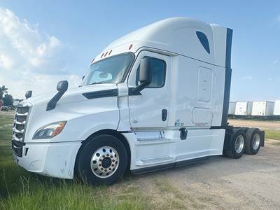 Freightliner Cascadia 126 Sleeper Semi Truck - 72" Raised Roof, Detroit 450HP