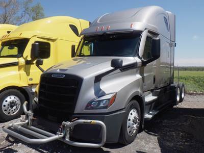Freightliner Cascadia 126 Sleeper Semi Truck - 72" Raised Roof, Detroit 455HP