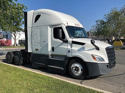 Freightliner Cascadia 126 Sleeper Semi Truck - 72" Raised Roof, Detroit 450HP