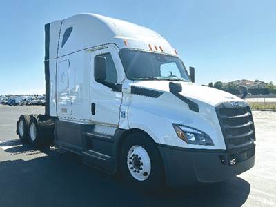 Freightliner Cascadia 126 Sleeper Semi Truck - 72" Raised Roof, Detroit 450HP