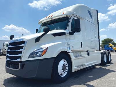 Freightliner Cascadia 126 Sleeper Semi Truck - 72" Raised Roof, Cummins 450HP