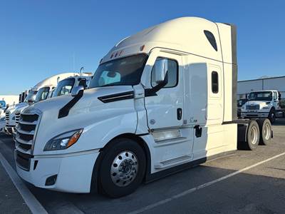 Freightliner Cascadia 126 Sleeper Semi Truck - 72" Raised Roof, Detroit 450HP
