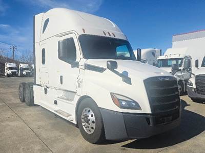 Freightliner Cascadia 126 Sleeper Semi Truck - 72" Raised Roof, Detroit 455HP