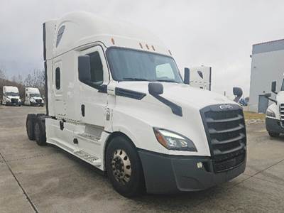 Freightliner Cascadia 126 Sleeper Semi Truck - 72" Raised Roof, Detroit 455HP