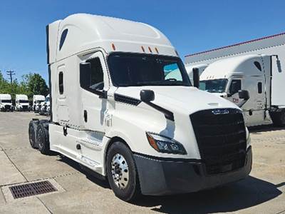 Freightliner Cascadia 126 Sleeper Semi Truck - 72" Raised Roof, Detroit 455HP
