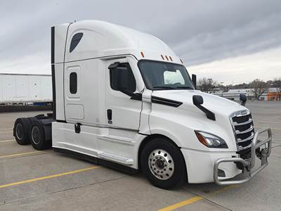 Freightliner Cascadia 126 Sleeper Semi Truck - 72" Raised Roof, Detroit 450HP