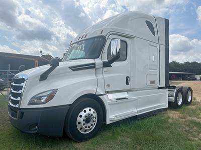 Freightliner Cascadia 126 Sleeper Semi Truck - 72" Raised Roof, Detroit 470HP