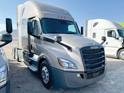 Freightliner Cascadia 126 Sleeper Semi Truck - 72" Raised Roof, Detroit 450HP