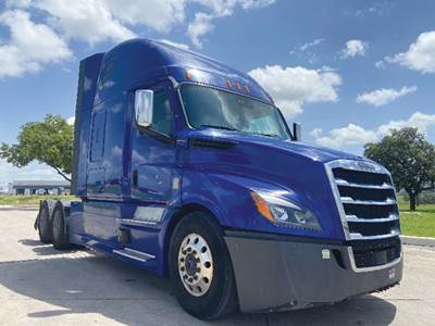Freightliner Cascadia 126 Sleeper Semi Truck - 72" Raised Roof, Detroit 455HP