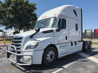 Freightliner Cascadia 126 Sleeper Semi Truck - 72" Raised Roof, Detroit 450HP