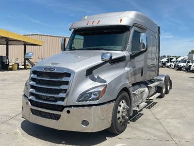 Freightliner Cascadia 126 Sleeper Semi Truck - 60" Mid-Roof Xt, Detroit 455HP
