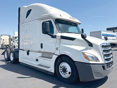 Freightliner Cascadia 126 Sleeper Semi Truck - 72" Raised Roof, Detroit 455HP
