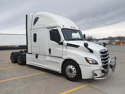 Freightliner Cascadia 126 Sleeper Semi Truck - 72" Raised Roof, Detroit 450HP