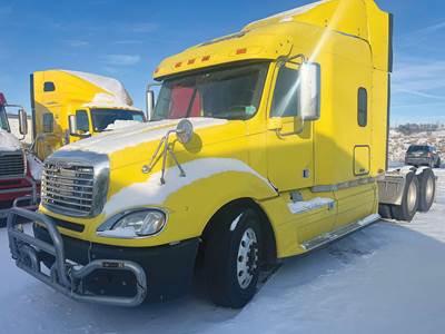 Freightliner Columbia 120 Sleeper Semi Truck - 70" Mid-Roof Xt, Detroit 500HP