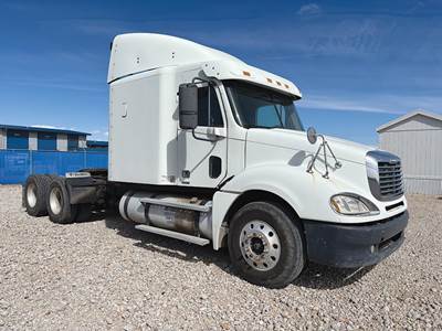 Freightliner Columbia 120 Sleeper Semi Truck - 70" Mid-Roof, Caterpillar 475HP
