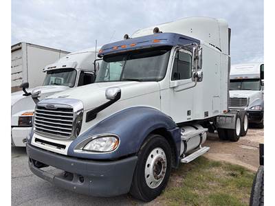 Freightliner Columbia 120 Sleeper Semi Truck - 70" Mid-Roof, Detroit 425HP