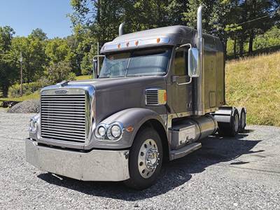 Freightliner Coronado Sleeper Semi Truck - 70" Mid-Roof Xt, Detroit 500HP