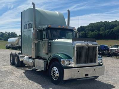 International 9900i EAGLE Sleeper Semi Truck - 72" Hi-Rise, Cummins 500HP