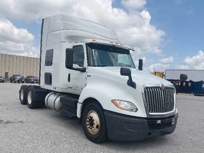 International LT625 Sleeper Semi Truck - 73" Hi-Rise, Cummins 430HP