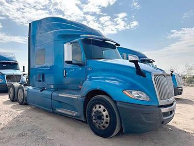 International LT625 Sleeper Semi Truck - 73" Hi-Rise, Cummins 400HP