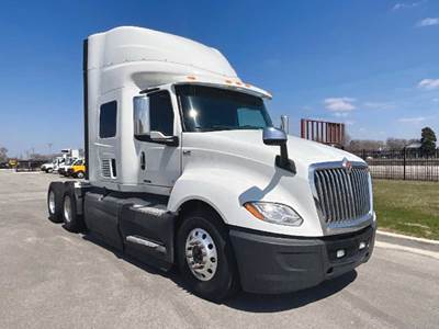 International LT625 Sleeper Semi Truck - 56" Hi-Rise, Cummins 430HP