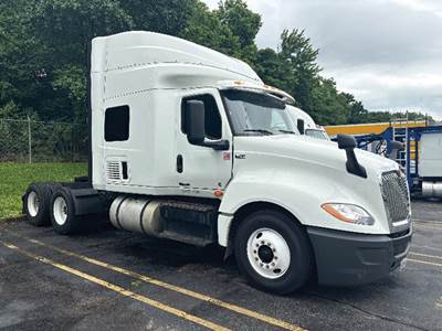 International LT625 Sleeper Semi Truck - 73" Hi-Rise, Cummins 430HP