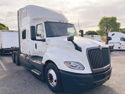 International LT625 Sleeper Semi Truck - 73" Sky-Rise, Cummins 450HP