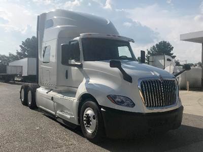 International LT625 Sleeper Semi Truck - 73" Sky-Rise, Cummins 450HP