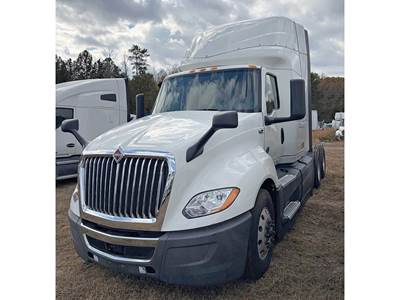 International LT625 Sleeper Semi Truck - 56" Hi-Rise, Cummins 400HP