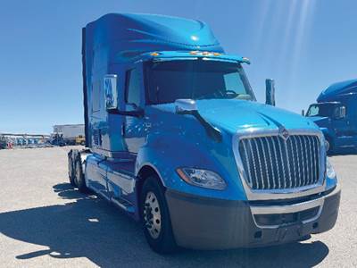 International LT625 Sleeper Semi Truck - 73" Hi-Rise, Cummins 400HP