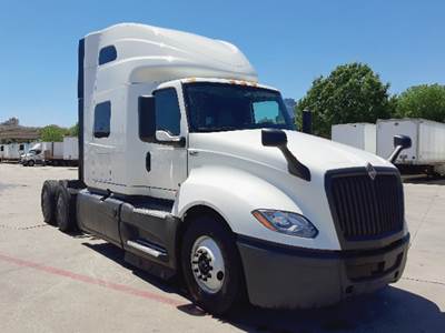 International LT625 Sleeper Semi Truck - 73" Sky-Rise, Cummins 450HP