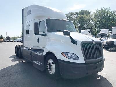 International LT625 Sleeper Semi Truck - 73" Sky-Rise, Cummins 450HP