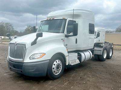 International LT625 Sleeper Semi Truck - 73" Hi-Rise, Cummins 450HP